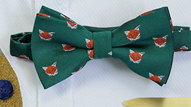 Bow Ties vs. Ties: Which Accessory Is Right for You?